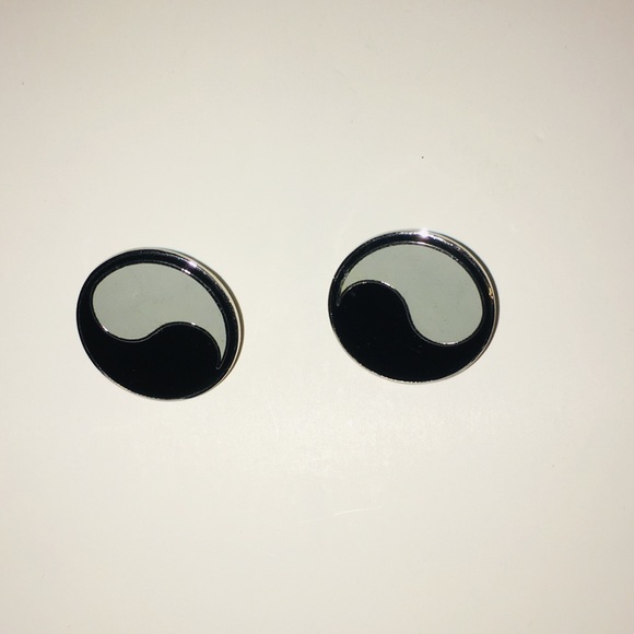Handmade Black and Silver Earrings - Picture 2 of 2